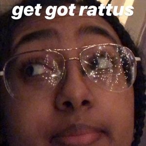 Meet your Posher, Danae